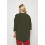 Kobiety T SHIRT TOP | ONLY Carmakoma CARLAMOUR - Bluzka z długim rękawem - kalamata/zielony - HO81227