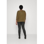 Kobiety T SHIRT TOP | Vero Moda Curve VMFANNIE - Bluzka z długim rękawem - dark olive/oliwkowy - ND02938