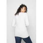 Kobiety T SHIRT TOP | Vero Moda Curve VMPAXI SOFT UNECK - Bluzka z długim rękawem - snow white/biały - RK07107