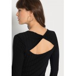 Kobiety T SHIRT TOP | Vero Moda VMINNAAGGI CROPPED - Bluzka z długim rękawem - black/czarny - BL83888